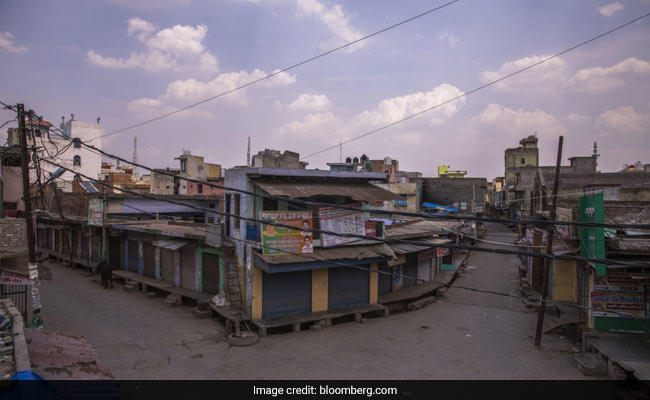 India Weighs Plan to Guarantee $39 Billion of Small-Business Loans: Report