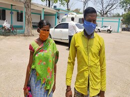 परिवार संग 3 दिन तक 100 किमी पैदल चली 12 साल की बच्ची, घर से 14 KM पहले तोड़ दिया दम परिवार संग 3 दिन तक 100 किमी पैदल चली 12 साल की बच्ची, घर से 14 KM पहले तोड़ दिया दम