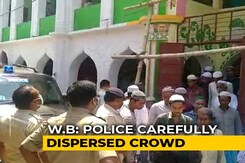 Friday Prayer Crowd Dispersed By Police In West Bengal's Murshidabad Friday Prayer Crowd Dispersed By Police In West Bengal's Murshidabad