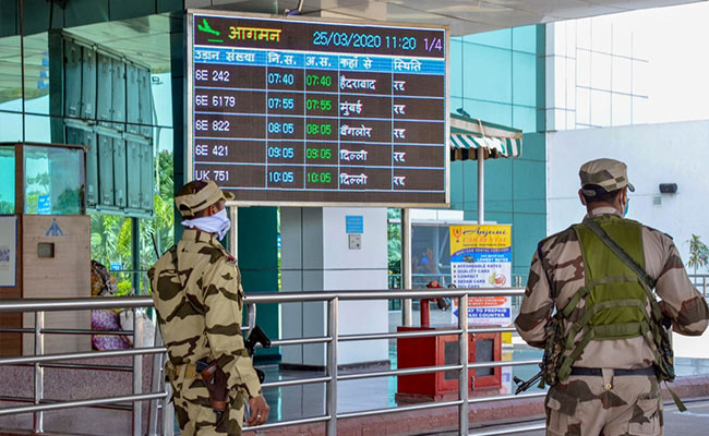 दिल्ली सरकार का अहम आदेश- UK से आने वालों का होगा  RT-PCR टेस्ट, केंद्र की गाइडलाइंस बदली