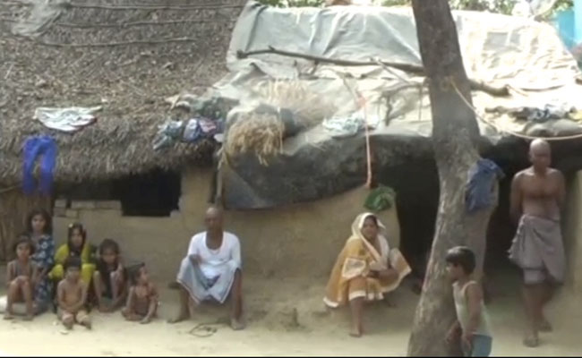 UP Migrant's Family Holds His Last Rites With Straw Dummy Amid Lockdown