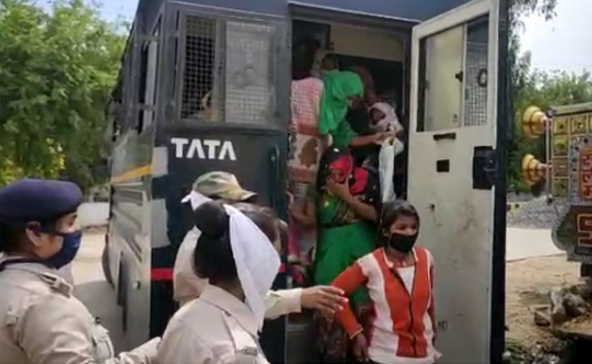 मध्यप्रदेश के भिंड जिले में लॉकडाउन का उल्लंघन करने पर 39 महिलाओं को भेजा गया जेल
