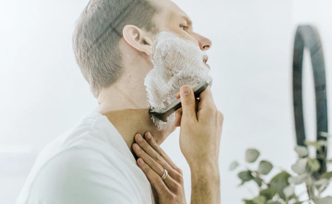 7 Amazing Tips To Shave Your Beard During Lockdown
