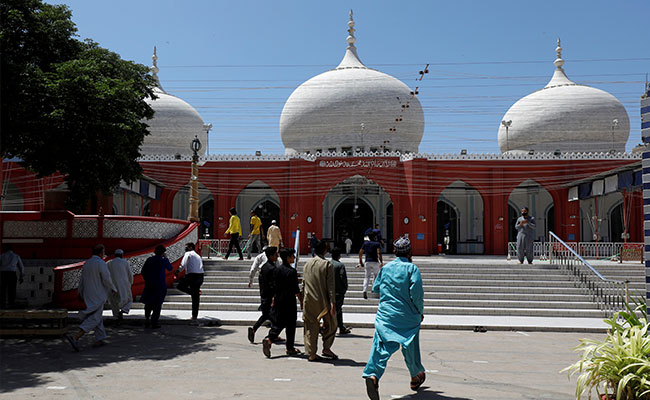 Pakistan Clerics Call For Lifting Of Congregational Prayer Limits