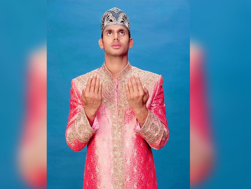 Trollers took class of Manoj Tiwary once he give Ramadan Wishes  through special act