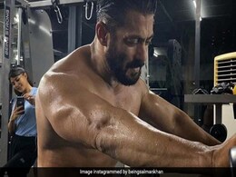 लॉकडाउन में सलमान के फार्म हाउस पर फंसी जैकलीन ने खींची भाईजान की जिम फोटो, बोले- चोरी चोरी चुपके चुपके... लॉकडाउन में सलमान के फार्म हाउस पर फंसी जैकलीन ने खींची भाईजान की जिम फोटो, बोले- चोरी चोरी चुपके चुपके...