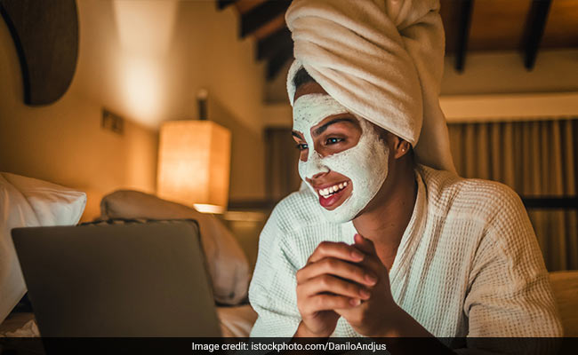 6 Beauty Treatments That You Don't Need To Wait For A Salon To Do At Home