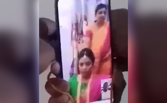 How A Couple From Kerala Wed Amid Lockdown, Despite Being 2,500 km Apart