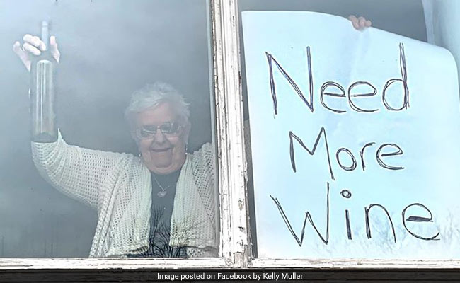 Lockdown के बीच 82 साल की इस दादी की वाइन हुई खत्म तो किया ऐसा, देखें Viral Pic