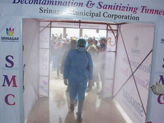In Srinagar COVID-19 Fight, '<i>Jugaad</i>' Road Sprayers, Disinfectant Tunnels
