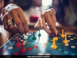 लॉकडाउन में लूडो खेलते-खेलते शख्स को आई खांसी, 'कोरोना फैला रहा है' बोलकर दोस्त ने गुस्से में किया ऐसा... लॉकडाउन में लूडो खेलते-खेलते शख्स को आई खांसी, 'कोरोना फैला रहा है' बोलकर दोस्त ने गुस्से में किया ऐसा...