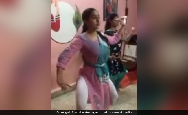 सारा अली खान ने जबरदस्त अंदाज में किया क्लासिकल डांस, 15 लाख से भी ज्यादा बार देखा गया Video