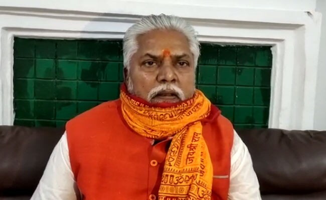बिहार में चौकीदार को उठक-बैठक कराने के मामले में अररिया के जिला कृषि पदाधिकारी निलंबित