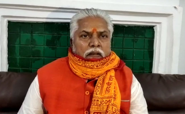 बिहार में चौकीदार को उठक-बैठक कराने के मामले में अररिया के जिला कृषि पदाधिकारी निलंबित