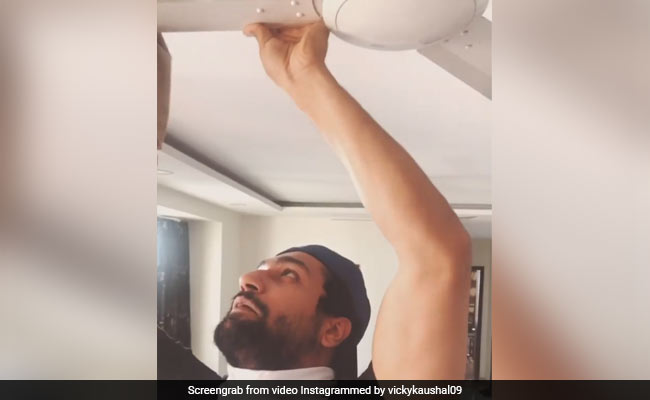 You Will Become A "Fan" Of Vicky Kaushal's House Cleaning Skills After Watching This Video