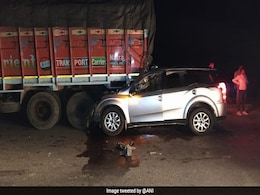 5 Dead, 1 Injured As SUV Crashes Into Truck On Gujarat Highway 5 Dead, 1 Injured As SUV Crashes Into Truck On Gujarat Highway
