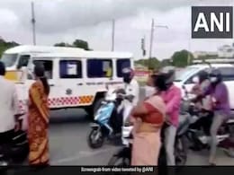 Ambulance Stopped For Tamil Nadu Chief Minister's Convoy? Cops Say No Ambulance Stopped For Tamil Nadu Chief Minister's Convoy? Cops Say No