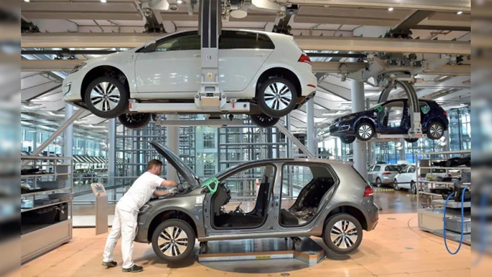 India Inc Projects Salary Hikes Up to 10.2% in FY27 Led by EV, FinTech, Healthcare Sectors