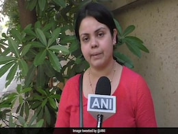 गुजरात : कोरोना वायरस से लोगों को बचाने के लिए जूझ रही इस डॉक्टर को मिली गालियां और धमकी गुजरात : कोरोना वायरस से लोगों को बचाने के लिए जूझ रही इस डॉक्टर को मिली गालियां और धमकी