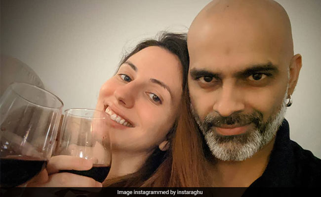 Inside Raghu Ram And Natalie Di Luccio's Date At Home With Mood Music And "Rationed" Drinks