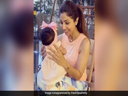 शिल्पा शेट्टी अपनी दो महीने की बच्ची के साथ खेलती आईं नजर, Video शेयर कर बोलीं- 15 नंबर लकी है क्योंकि... शिल्पा शेट्टी अपनी दो महीने की बच्ची के साथ खेलती आईं नजर, Video शेयर कर बोलीं- 15 नंबर लकी है क्योंकि...