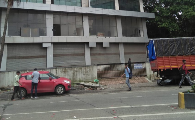 Coronavirus: मुंबई के यह बिल्डर अपनी नई बनी इमारत क्वारंटाइन के लिए देंगे