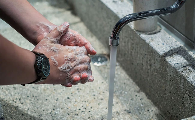5 Tips To Stay Safe During This Coronavirus Lockdown