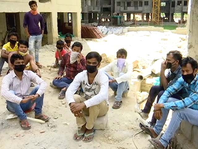 दिल्ली सरकार ने शुरू की मजदूरों की घर वापसी की प्रक्रिया, पुलिस खुद घर जाकर ले रही डिटेल