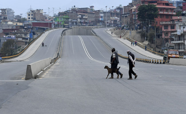 दोबारा पैर पसारता कोरोना, फ्रांस के बाद अब ब्रिटेन में भी लगाया गया लॉकडाउन