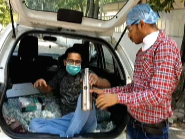 Bhopal: These Doctors Are Living In Their Cars Amind Coronavirus Scare