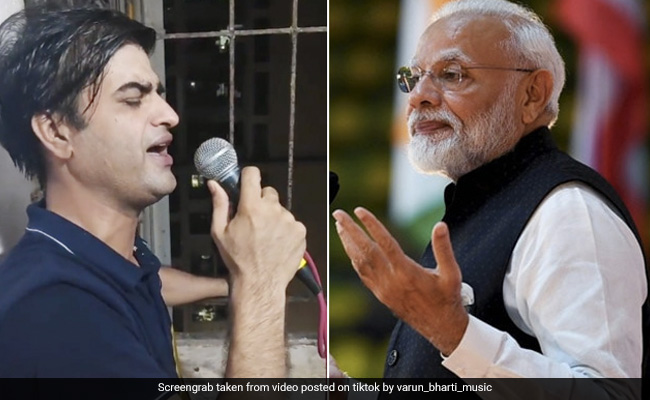 PM मोदी के लिए शख्स ने बालकनी में खड़े होकर गाया ऐसा गाना, सुनते ही बाहर आ गए लोग... देखें Viral Video