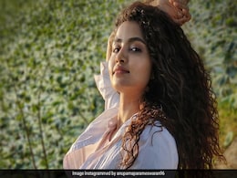 After Her Facebook Was Hacked, South Actress Anupama Parameswaran Roasts "Creeps" For Morphing Pics After Her Facebook Was Hacked, South Actress Anupama Parameswaran Roasts "Creeps" For Morphing Pics