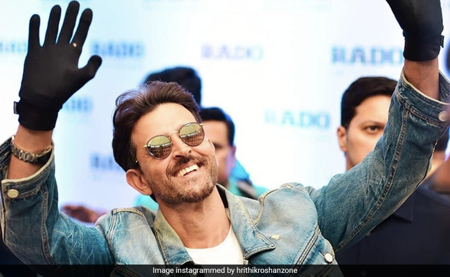 How Hrithik Roshan Reacted To Mumbai Police's April Fool Tweet On Social Distancing