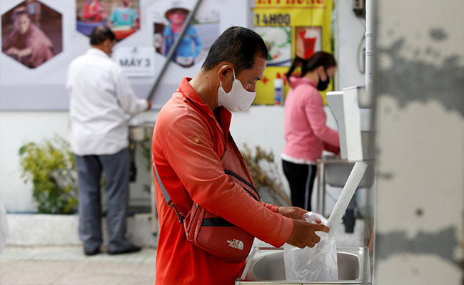 Vietnam "Rice ATM" Feeds Those Out Of Job Amid Coronavirus Lockdown
