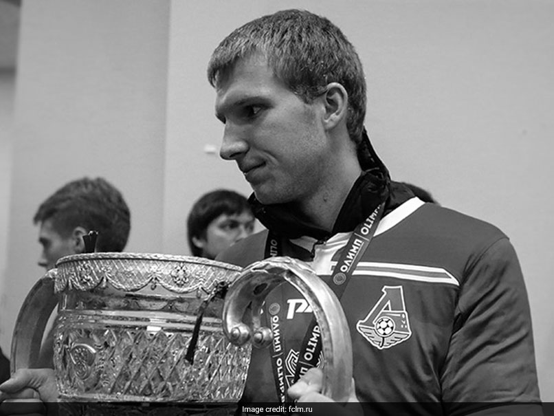 Russian Footballer Dies After Falling Ill During Training Amid Lockdown