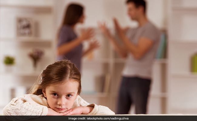 हाईकोर्ट ने कहा, "जब पेरेंट्स आपस में झगड़ते हैं तो बच्‍चों की मनोवैज्ञानिक  हेल्‍थ पर पड़ता है सीधा असर"