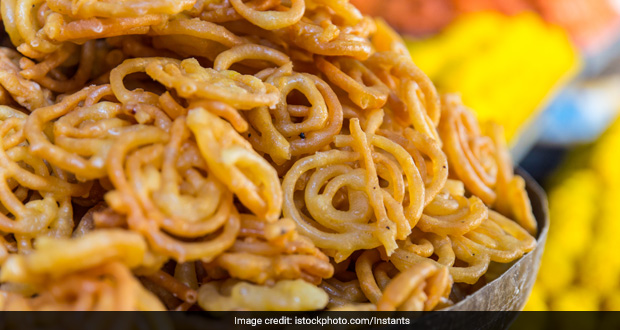 <i>Jalebi</i> Is Pretzel? Desi Twitter Renames Indian Dishes In Hilarious Thread
