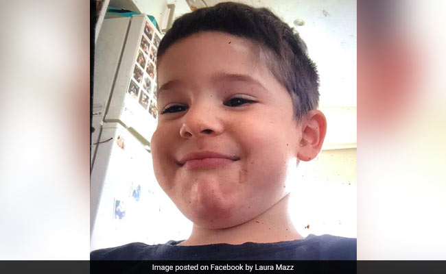 5 साल के बच्चे ने मां को वीडियो कॉल पर ऐसे बनाया बेवकूफ, इस तरह की पढ़ने की एक्टिंग