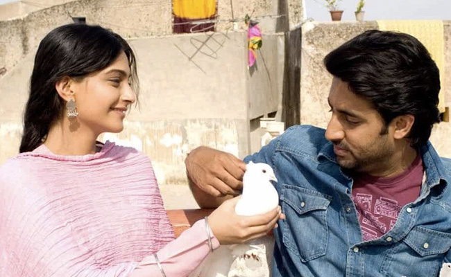 "AR Rahman's Song Insensitively Utilised," <I>Masakali</i> Lyricist Prasoon Joshi Slams Remix