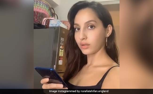 नोरा फतेही लॉकडाउन में बर्तनों से बात करती आईं नजर, बोलीं- हमेशा मेरी तरफ ही क्यों देखते रहते हो...