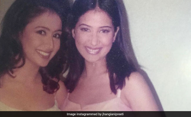 "I Was So Ugly": Kim Sharma Reacts To Preeti Jhangiani's Throwback Pics From <I>Mohabbatein</i> Set