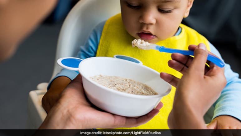 Baby's First Food Guide: 6 महीने के बच्चे को क्या खिलाएं?