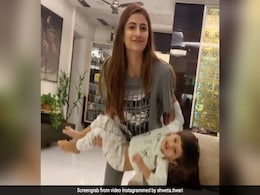 वर्कआउट करने के लिए श्वेता तिवारी की बेटी पलक को चाहिए बस एक छोटा सा बच्चा, मजेदार Video शेयर कर बताया... वर्कआउट करने के लिए श्वेता तिवारी की बेटी पलक को चाहिए बस एक छोटा सा बच्चा, मजेदार Video शेयर कर बताया...