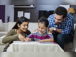 अपने बच्चे की परवरिश कैसे करें? एक्सपर्ट से जानिए किस उम्र के बच्चे को कैसे है पालना