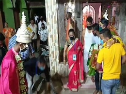 लॉकडाउन में मास्क पहन कपल ने रचाई शादी, गरीबों को खाना खिलाने के लिए दान की ये बड़ी रकम... लॉकडाउन में मास्क पहन कपल ने रचाई शादी, गरीबों को खाना खिलाने के लिए दान की ये बड़ी रकम...