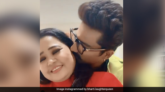 भारती सिंह लॉकडाउन में पति संग रोमांस करती आईं नजर, सोशल मीडिया पर वायरल हो रहा है Video