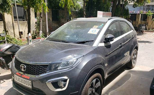 Coronavirus: लॉकडाउन में घूमने निकला फर्जी IAS, पुलिस पर झाड़ा रौब तो ऐसे खुली पोल, गिरफ्तार किया गया