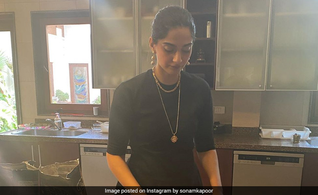 With Sonam Kapoor On A Baking Spree, Anand Ahuja's Mom Has A Question