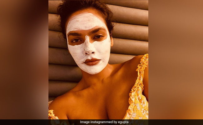 How Esha Gupta Is Keeping Herself Busy In Lockdown: Murakami, Facemasks, Guitar And Yoga