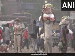 Delhi's Azadpur <i>Mandi</i> Among Other Markets Closed In Support Of <i>Bharat Bandh</i> Delhi's Azadpur <i>Mandi</i> Among Other Markets Closed In Support Of <i>Bharat Bandh</i>
